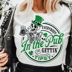 Everybody in the pub gettin tipsy Tee, St Paddy's Day Shirt
